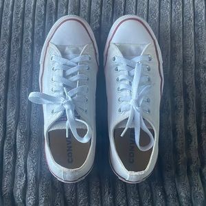 Womens White size 7 converse like new
